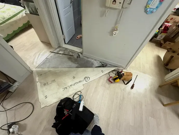 화장실 천장 물샘