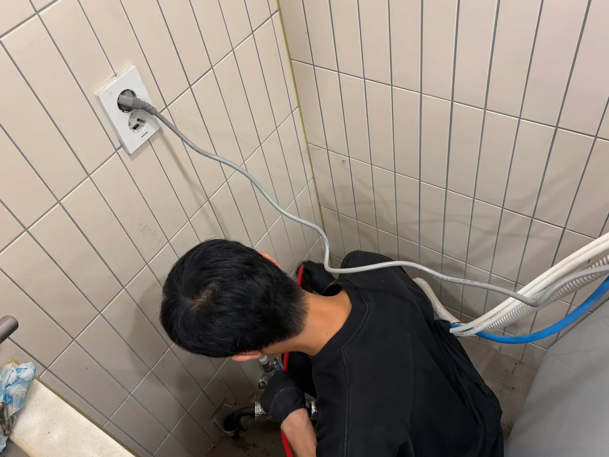 구리시 교문동 상가 주방 배관 역류, 커피 찌꺼기가 공용관까지 막은 현장